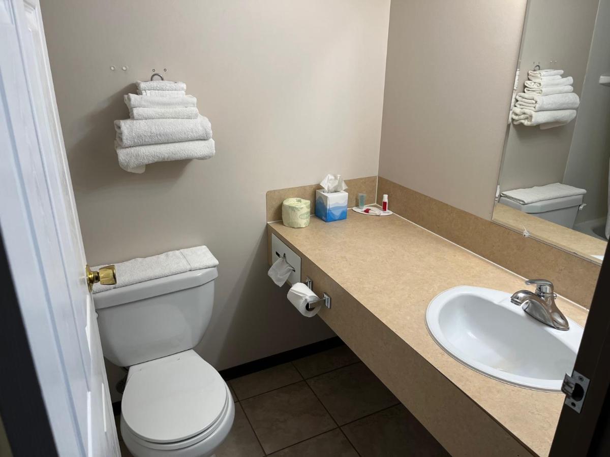 Melville Best Stay Inn מראה חיצוני תמונה